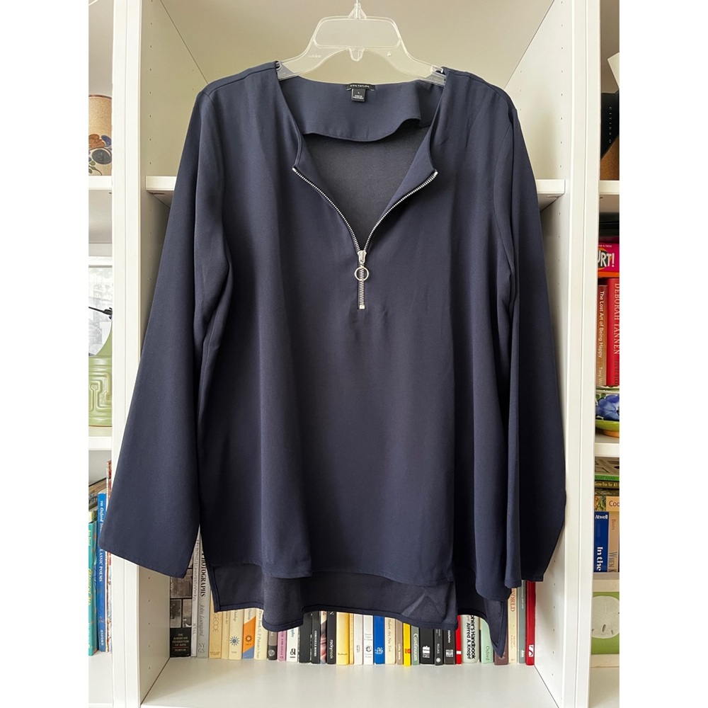Ann Taylor zipper pull top, L